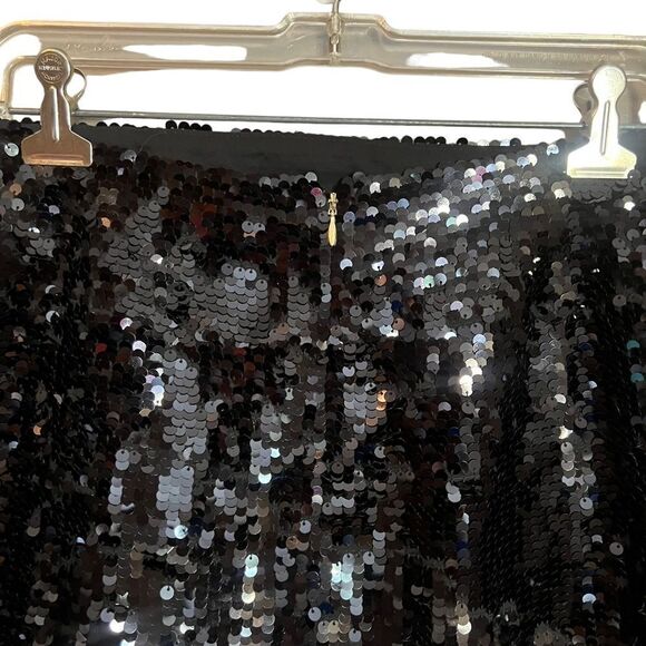 Express design studio black sequin skirt. Size 2 - Picture 7 of 10